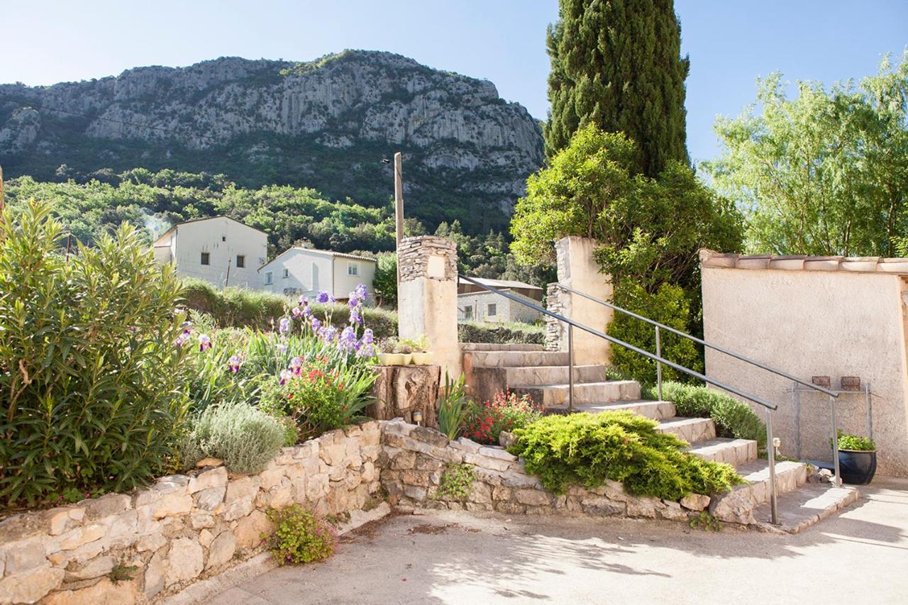 Auberge De La Vallee Saint-Jean-de-Bueges Экстерьер фото